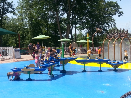 Water play area at Dinosaur Place